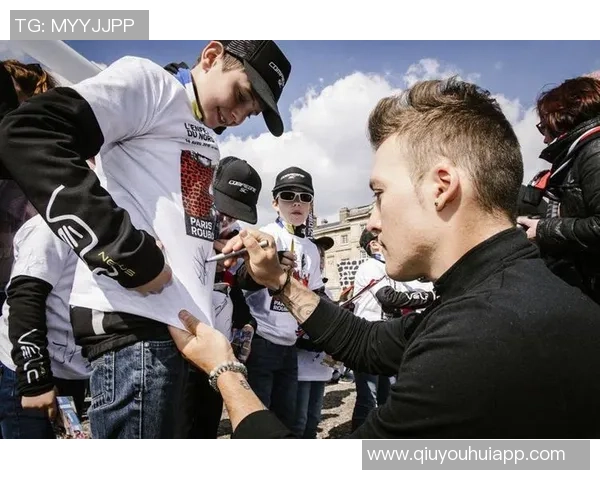 纳赛尔盛赞巴黎六冠荣耀共同庆祝历史性成就的自豪时刻 纳赛尔盛赞巴黎六冠荣耀共同庆祝历史性成就的自豪时刻