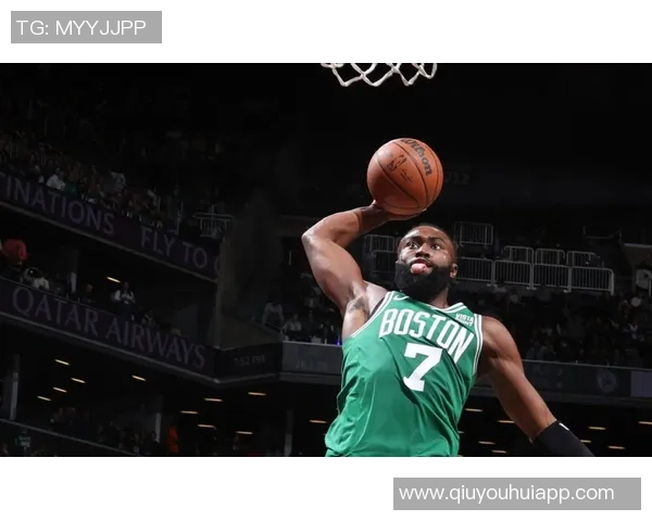 杰伦布朗首节表现惊艳全场5投全中砍下13分2助助力球队进攻 杰伦布朗首节表现惊艳全场5投全中砍下13分2助助力球队进攻