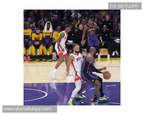 狄龙直言当年詹姆斯投三分必定失手引发热议 狄龙直言当年詹姆斯投三分必定失手引发热议