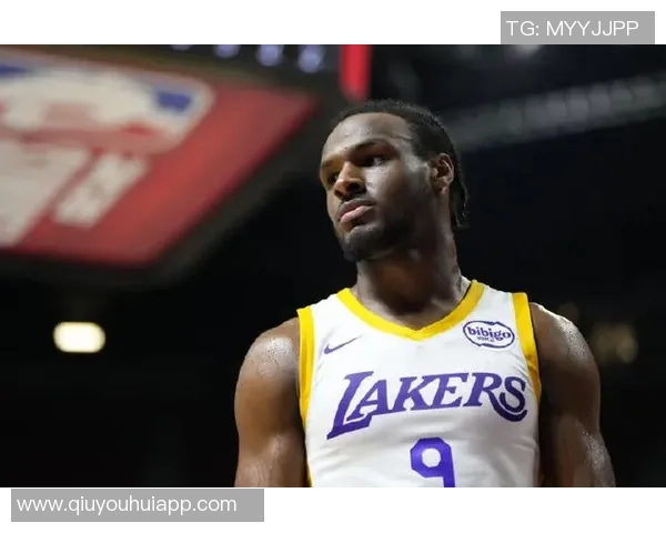 夸梅质疑布朗尼场上表现称心脏恢复但跑位意识存疑