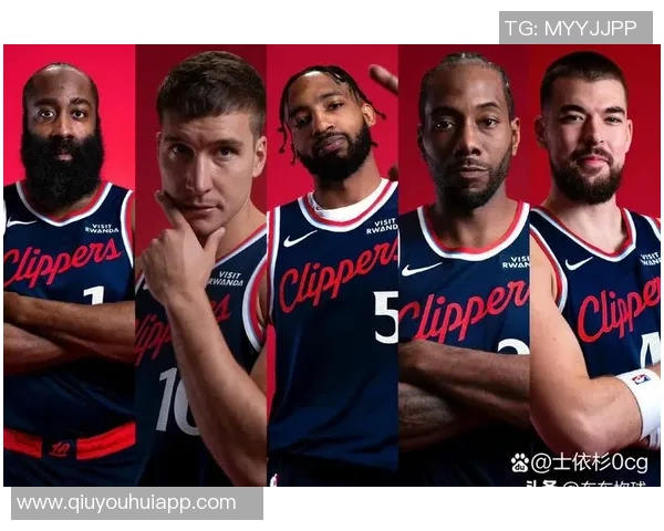 忙里偷闲的球迷时刻祖巴茨博格丹柯林斯齐聚观战洛杉矶FC比赛